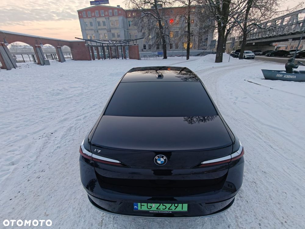 BMW i7 xDrive60 - 8