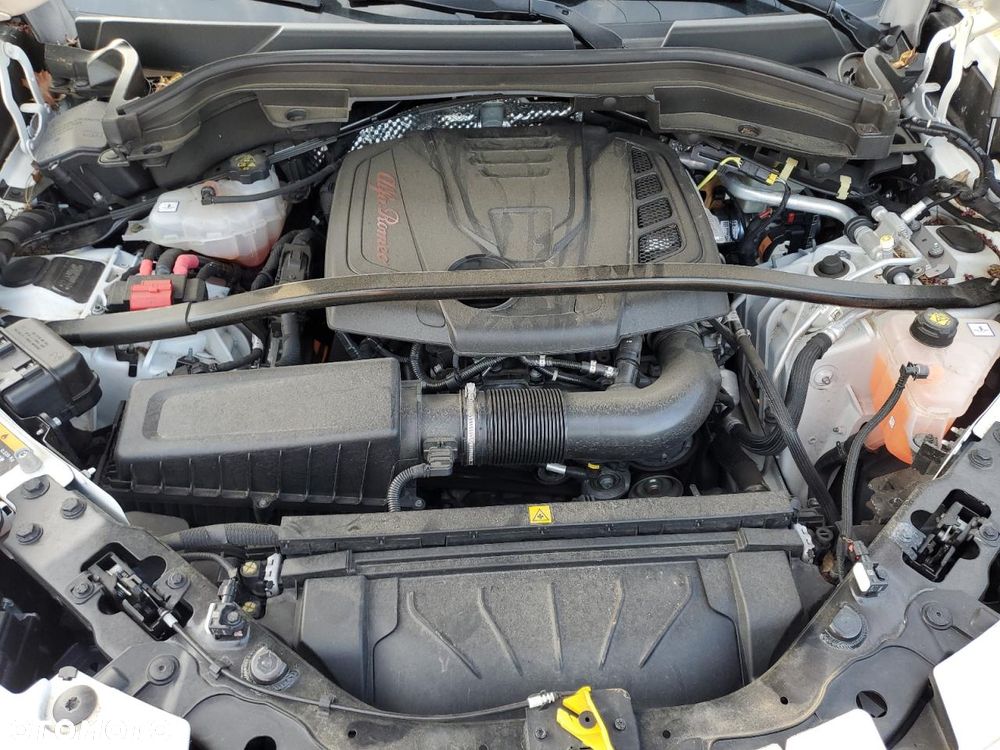Alfa Romeo Stelvio 2.0 Turbo 16V AT8-Q4 Ti - 12