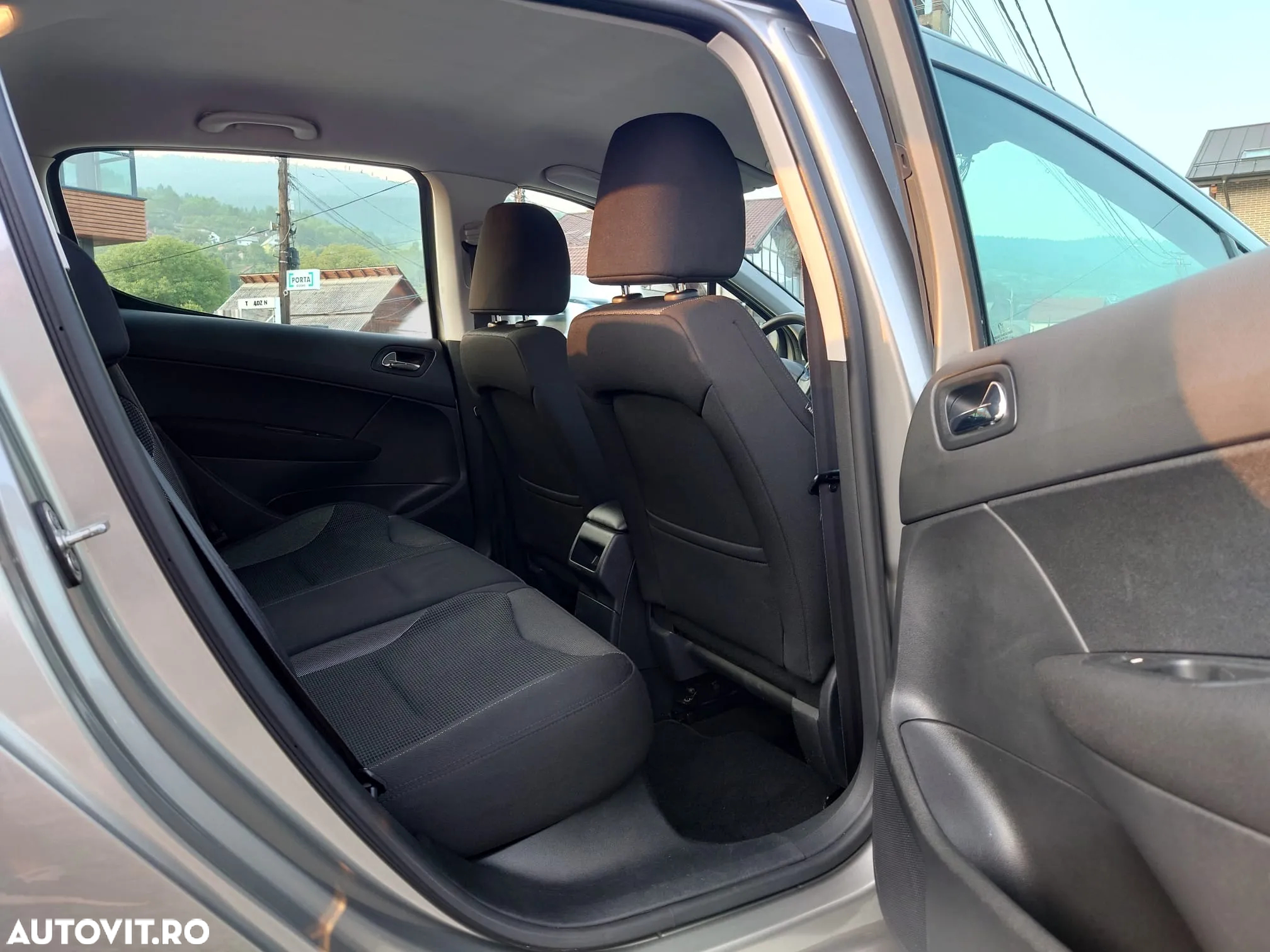 Peugeot 308 1.6E Premium Pack - 8