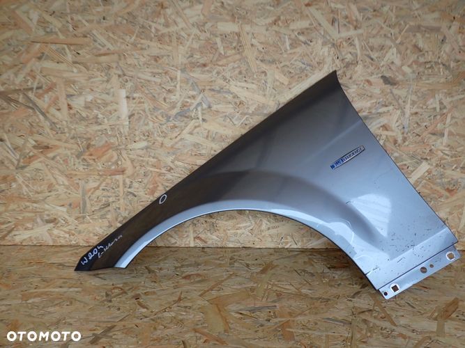 MERCEDES W204 204 C-KLASA błotnik lewy przedni przód - 2