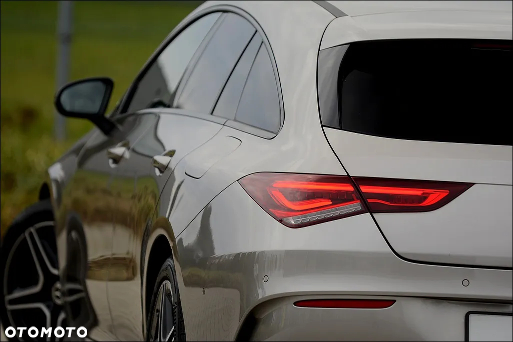 Mercedes-Benz CLA 180 Shooting Brake AMG Line - 12