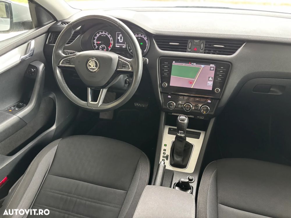 Skoda Octavia Combi Diesel 2.0 TDI DSG Ambition - 35