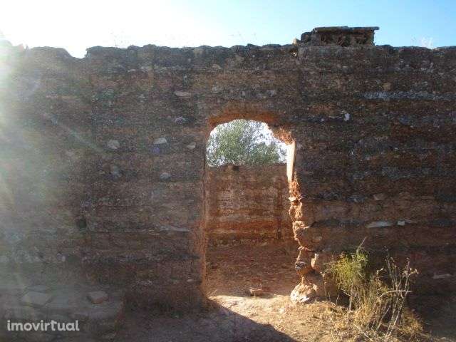 Terreno com Ruína - NOVO PREÇO!! - Grande imagem: 4/15