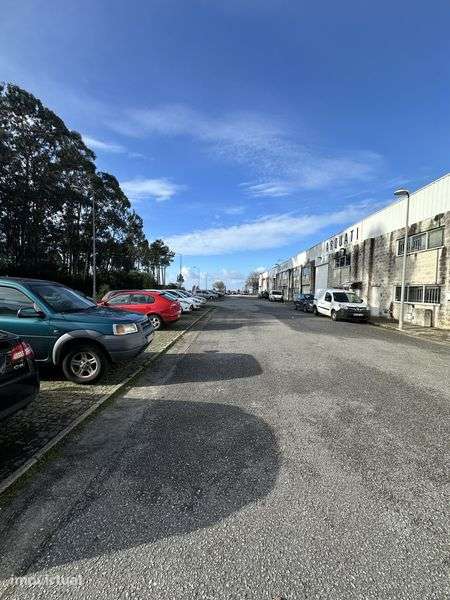 Pavilhao com 2 pisos ( ronda os 800m2) Esposende - Grande imagem: 4/9