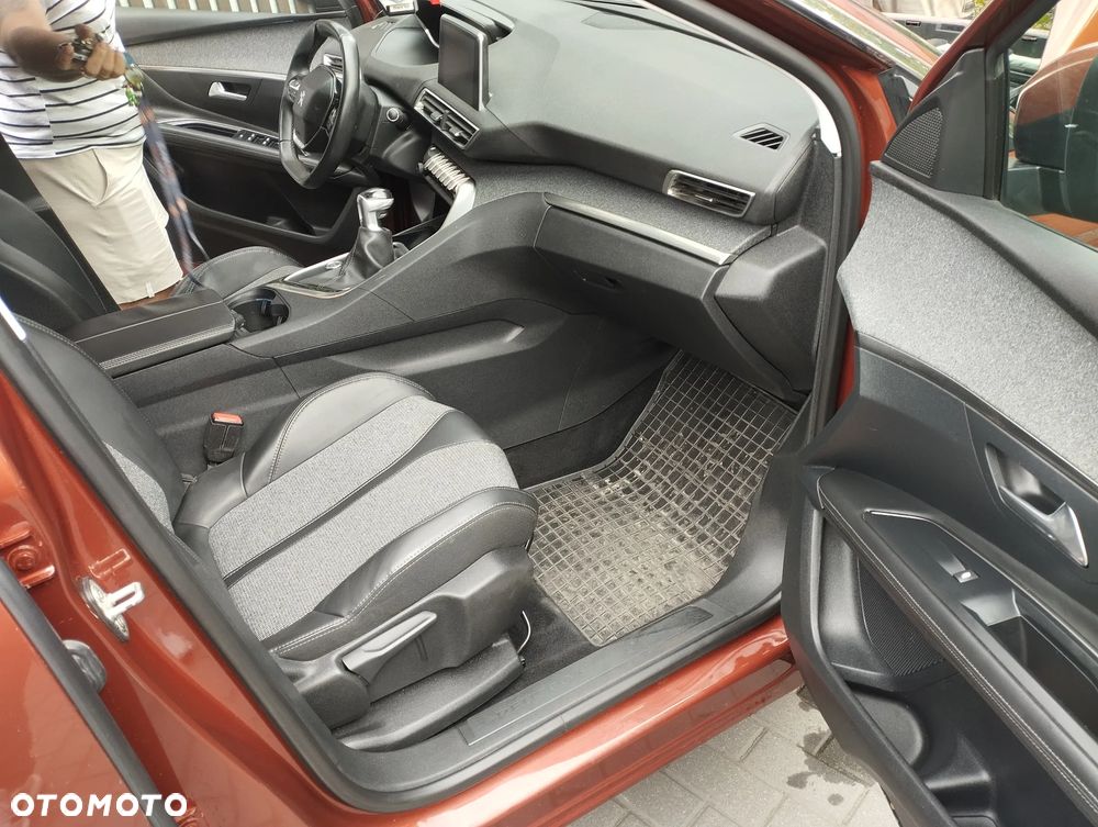 Peugeot 3008 1.2 PureTech Allure S&S - 13