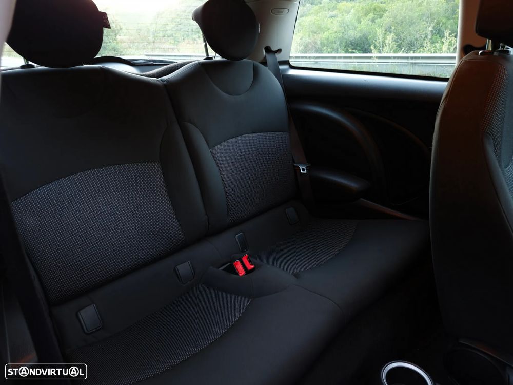 MINI 3 Portas One - 12