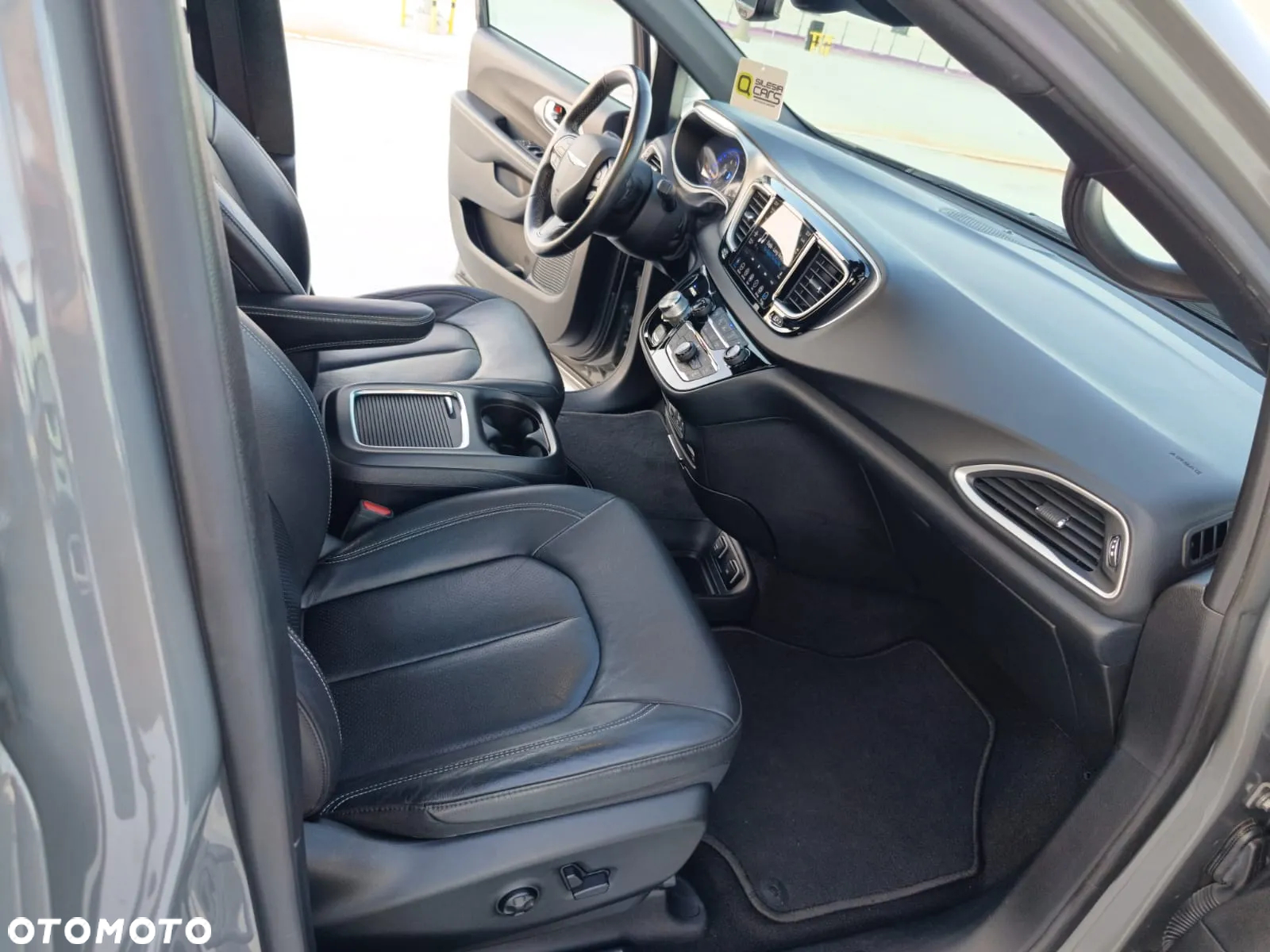 Chrysler Pacifica - 29