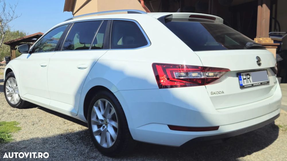 Skoda Superb 2.0 TDI DSG Premium Edition - 6