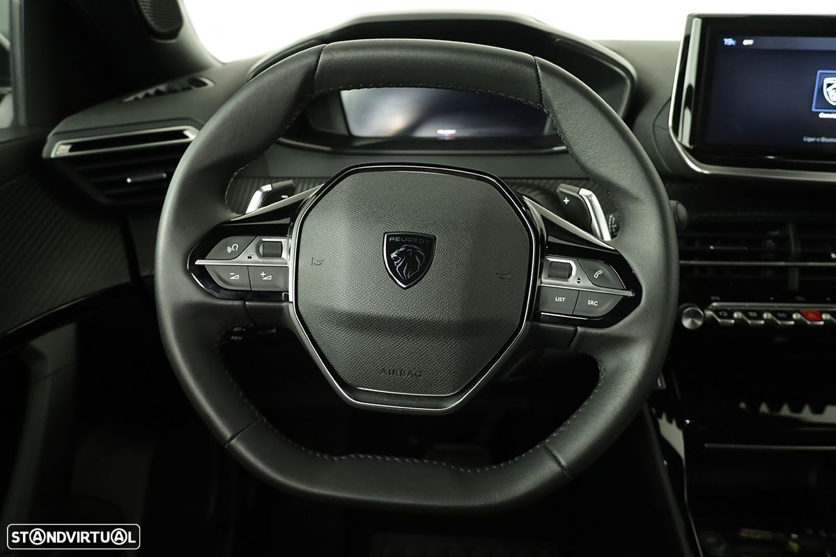 Peugeot 2008 1.2 PureTech Allure EAT8 - 14