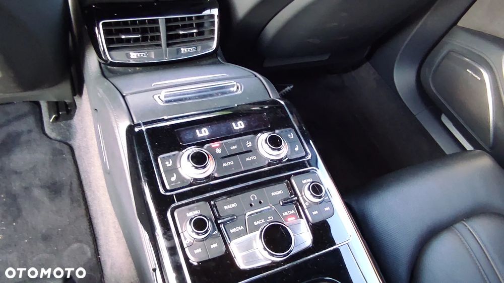 Audi A8 4.2 TDI DPF (clean diesel) quattro tiptronic Lang - 23