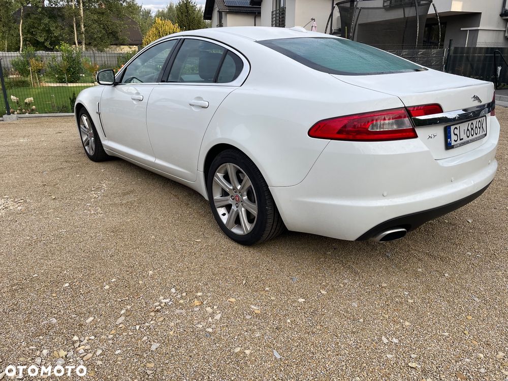 Jaguar XF 3.0 V6 Premium Luxury - 4