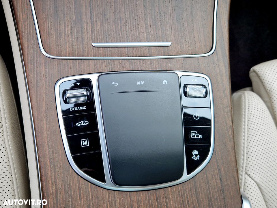 Mercedes-Benz GLC 300 4MATIC - 23