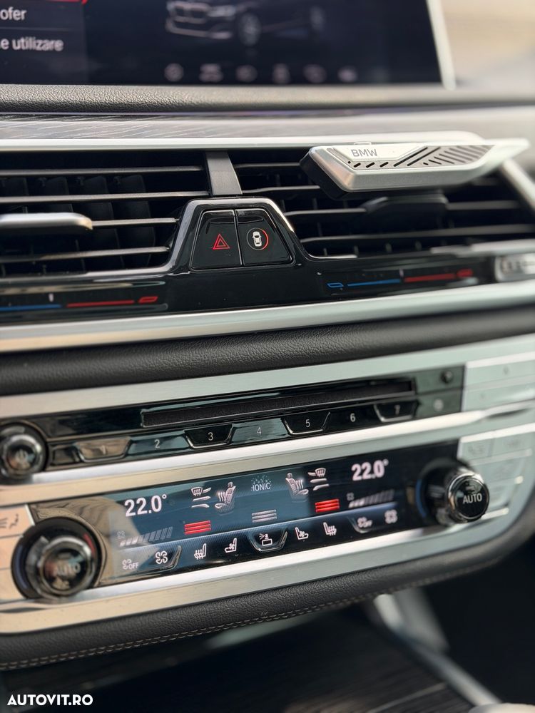 BMW Seria 7 740d xDrive MHEV - 12