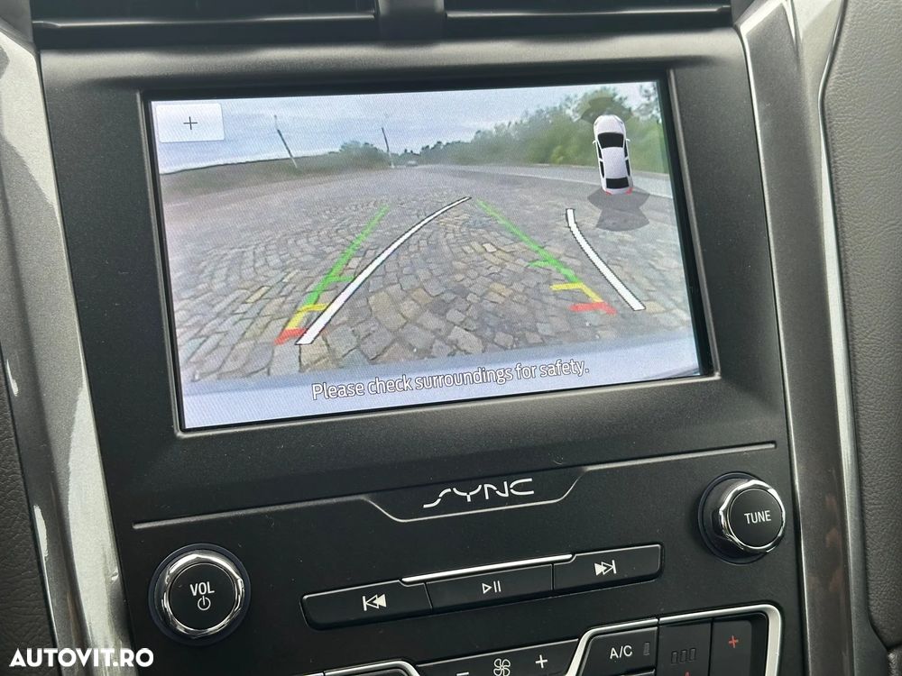 Ford Mondeo 2.0 HEV Titanium - 23