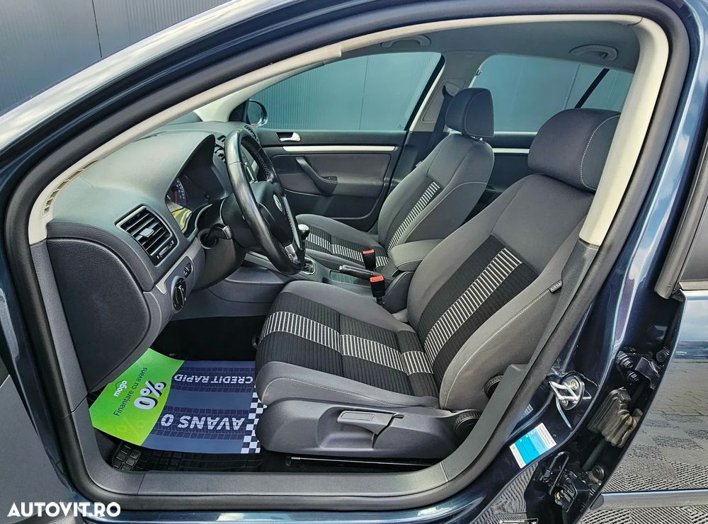 Volkswagen Golf - 6