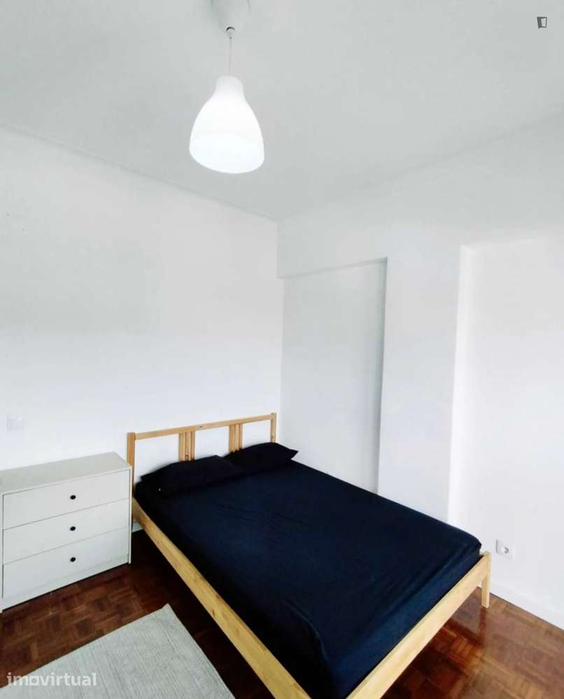 Quarto - localizado em Almada Lisbon - Grande imagem: 2/9