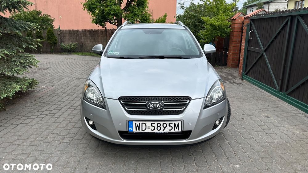 Kia Ceed - 4