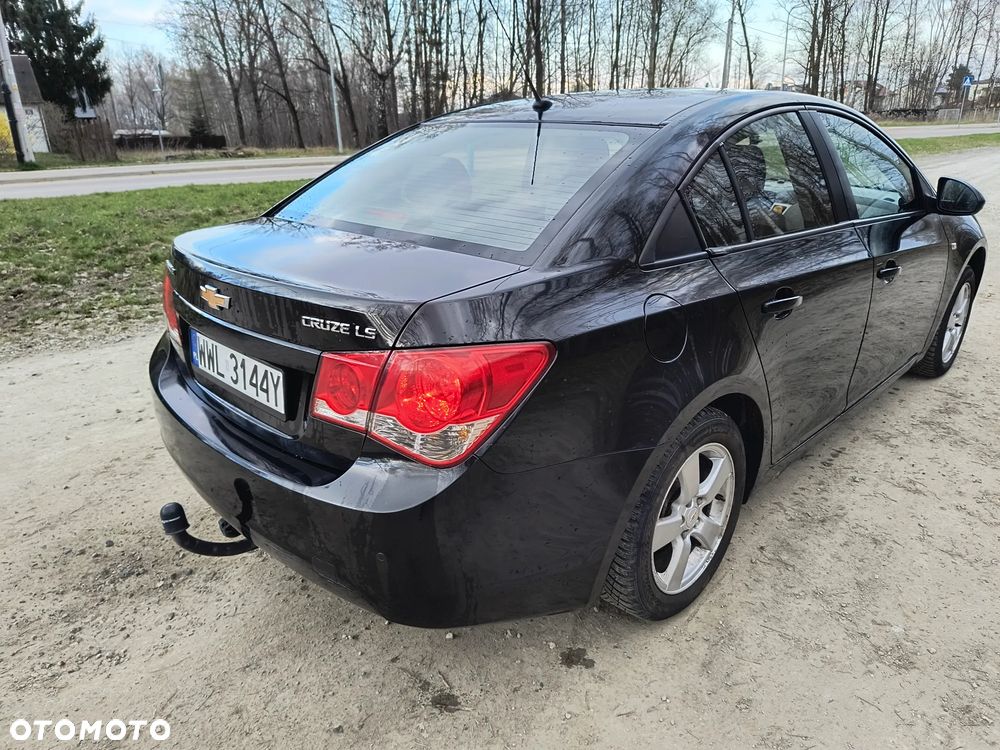Chevrolet Cruze 1.8 LS - 11