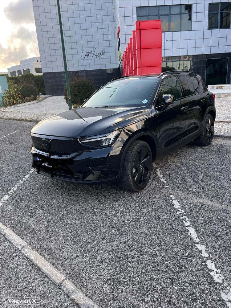 Volvo EX40 82 kWh Single Motor Extended Range Black Edition - 4