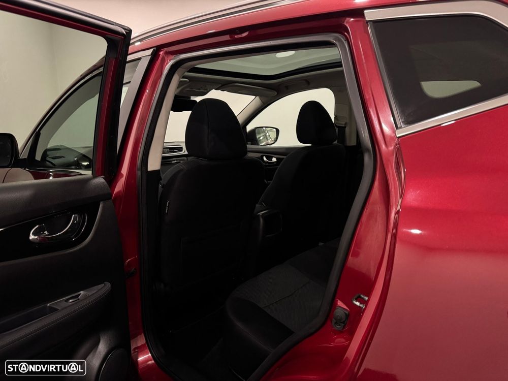 Nissan Qashqai 1.5 dCi N-Connecta 18 - 33