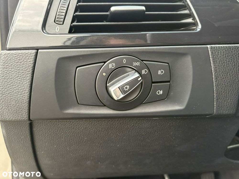 BMW Seria 3 320d - 25