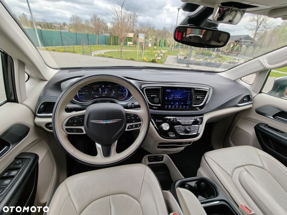 Chrysler Pacifica - 13