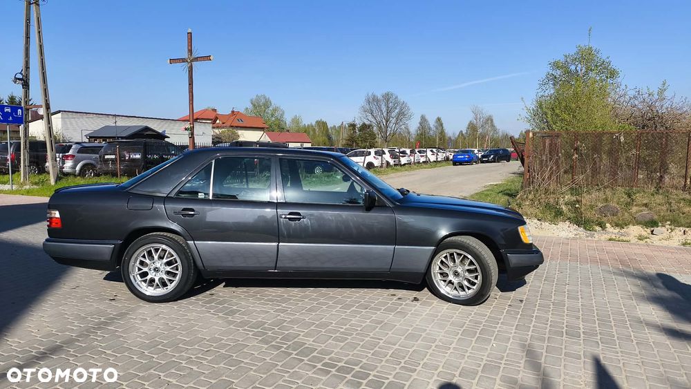 Mercedes-Benz W124 (1984-1993) ver-320-avantgarde - 6