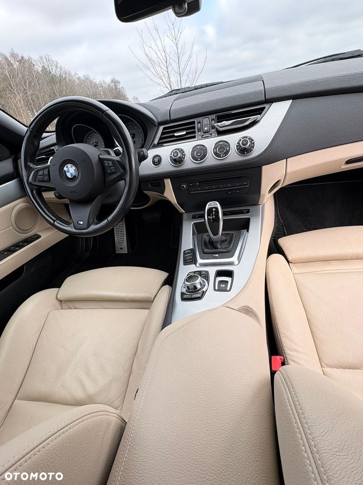 BMW Z4 35is sDrive - 16