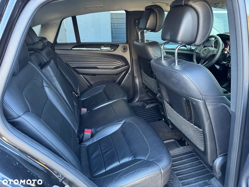 Mercedes-Benz GLE - 32