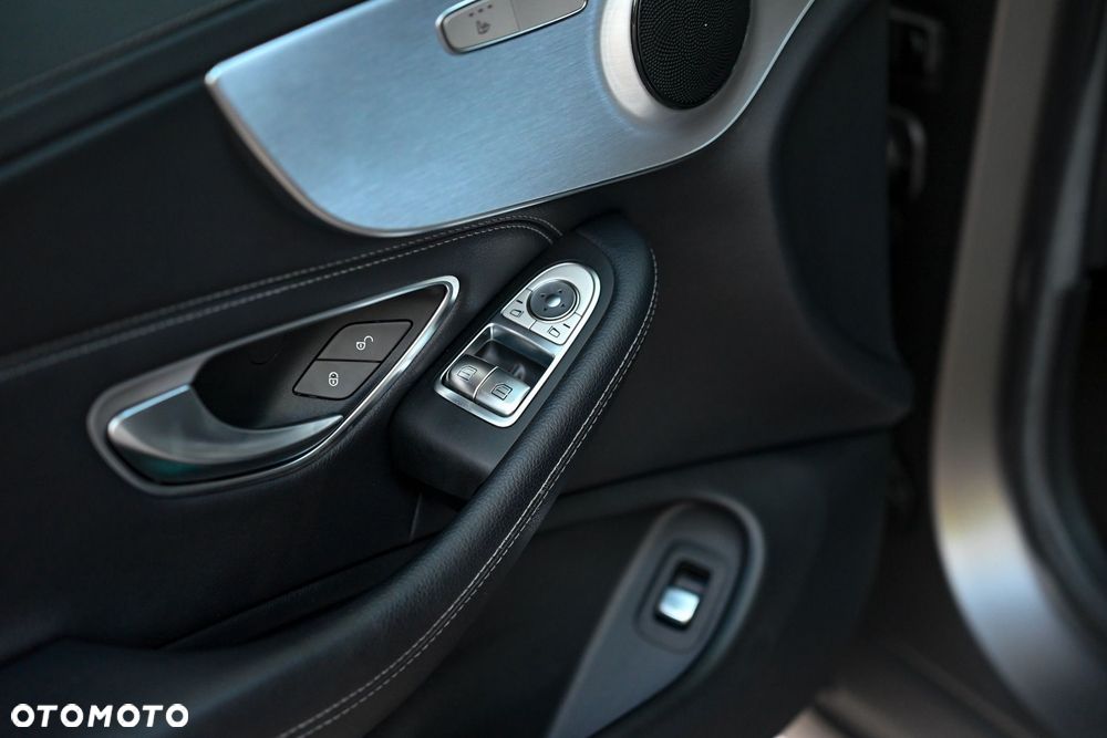 Mercedes-Benz Klasa C 200 4-Matic 9G-Tronic - 19