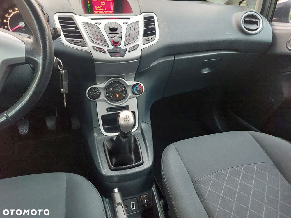 Ford Fiesta - 22