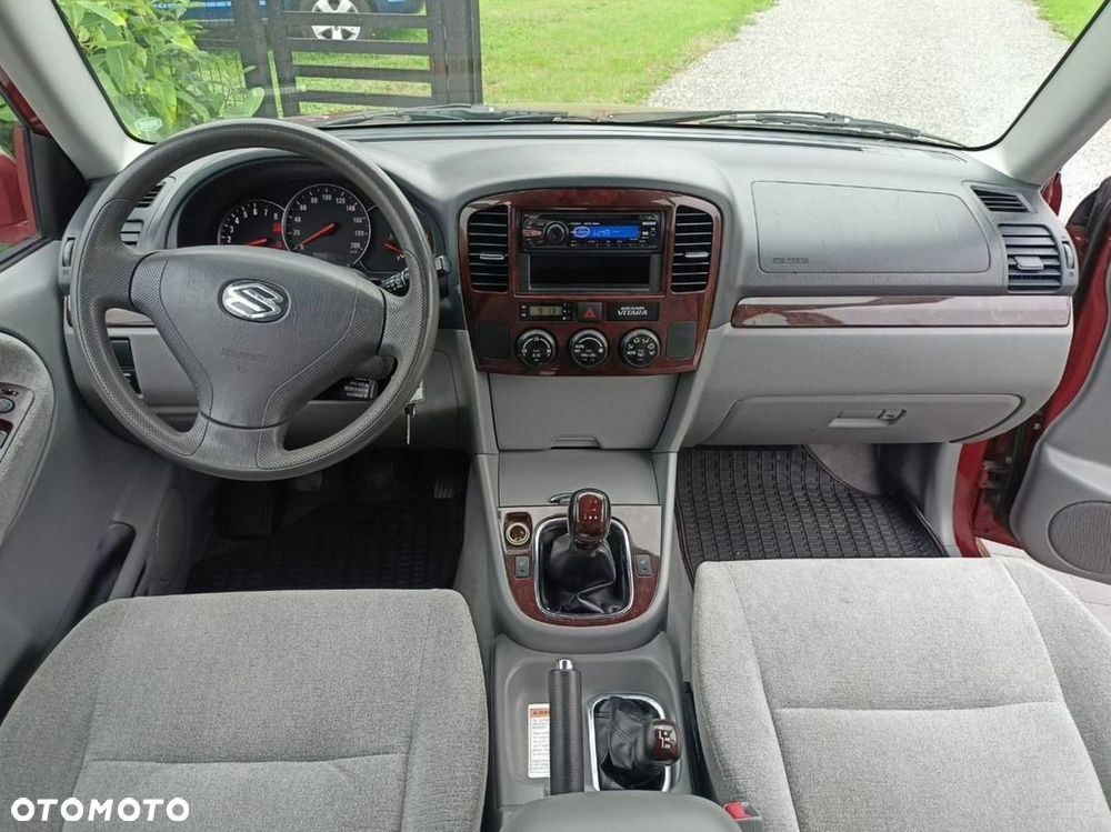 Suzuki XL7 - 24