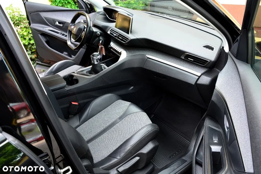 Peugeot 5008 1.6 BlueHDi Allure 7os - 27