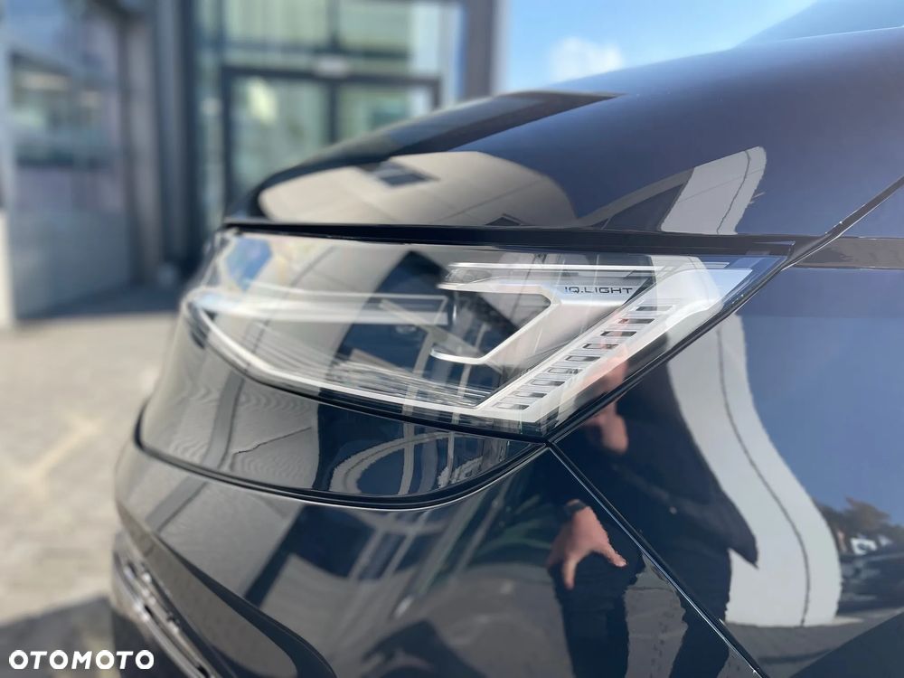 Volkswagen MULTIVAN - 13