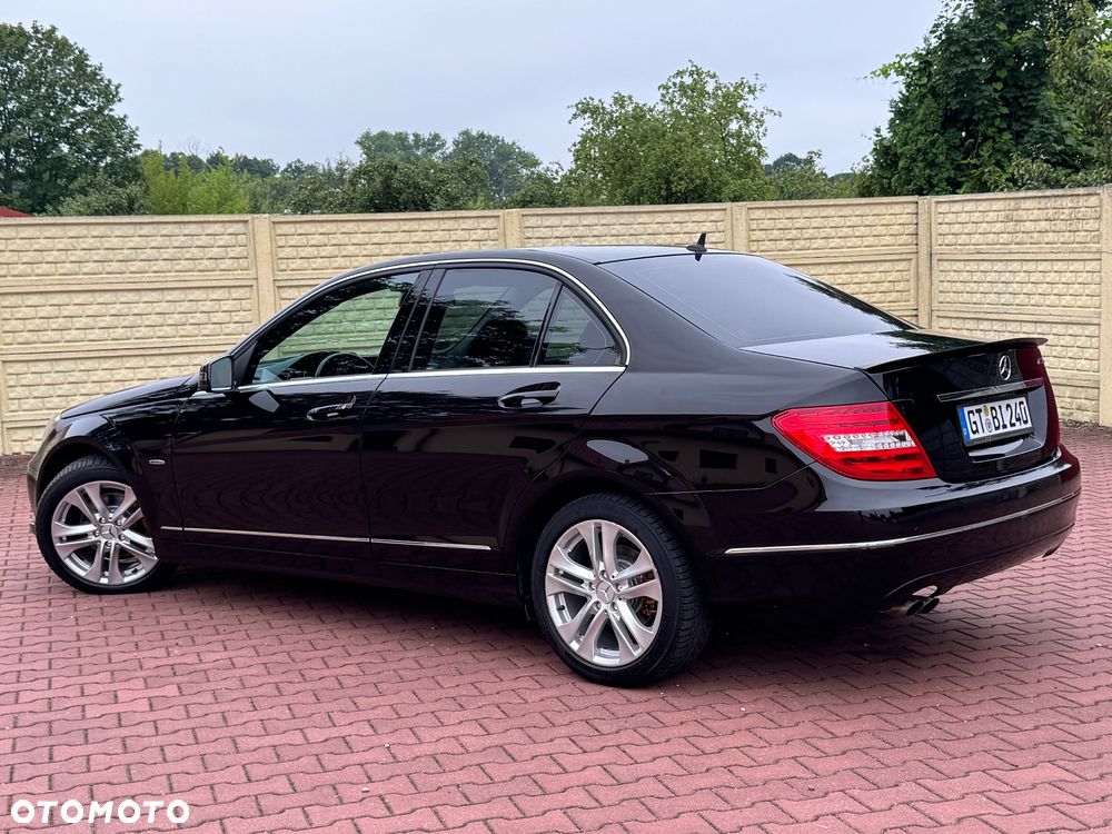 Mercedes-Benz Klasa C 180 BlueEFFICIENCY 7G-TRONIC Avantgarde - 18