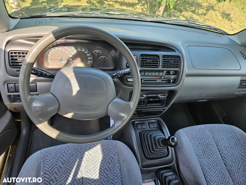 Suzuki Vitara - 8