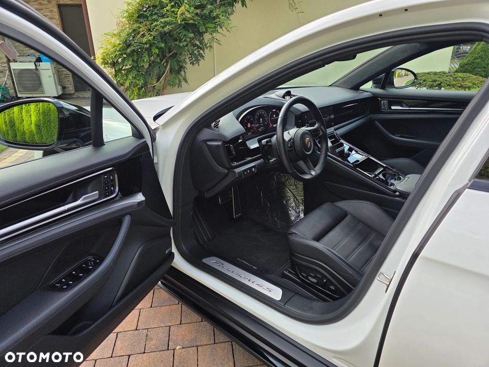 Porsche Panamera 4S E-Hybrid PHEV - 26