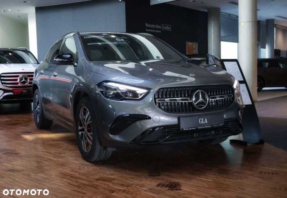 Mercedes-Benz GLA - 1