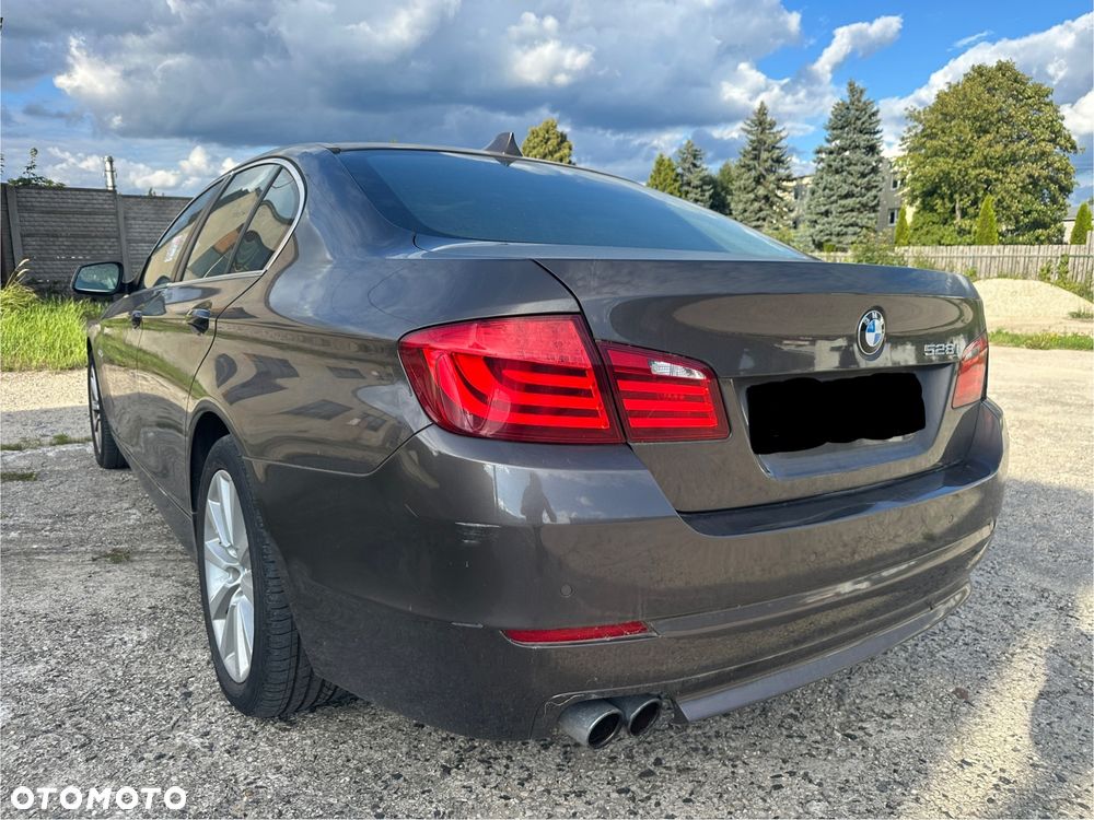 BMW Seria 5 528i - 6