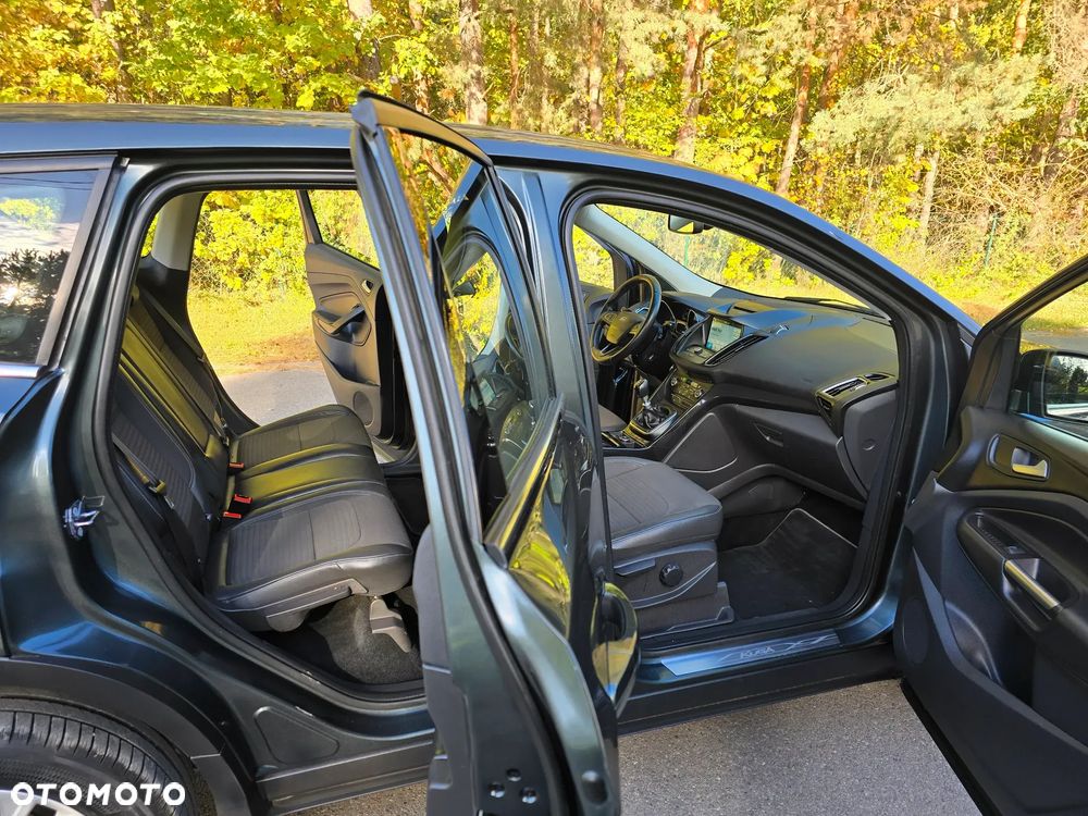 Ford Kuga 1.6 EcoBoost 2x4 Titanium - 21