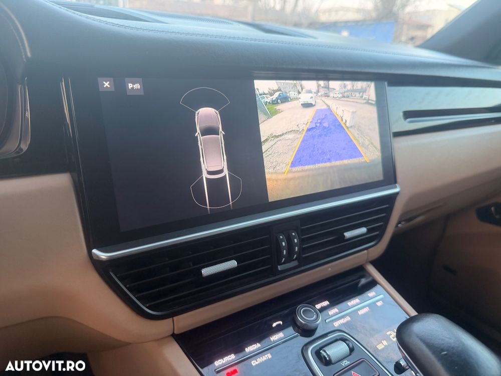 Porsche Cayenne - 18
