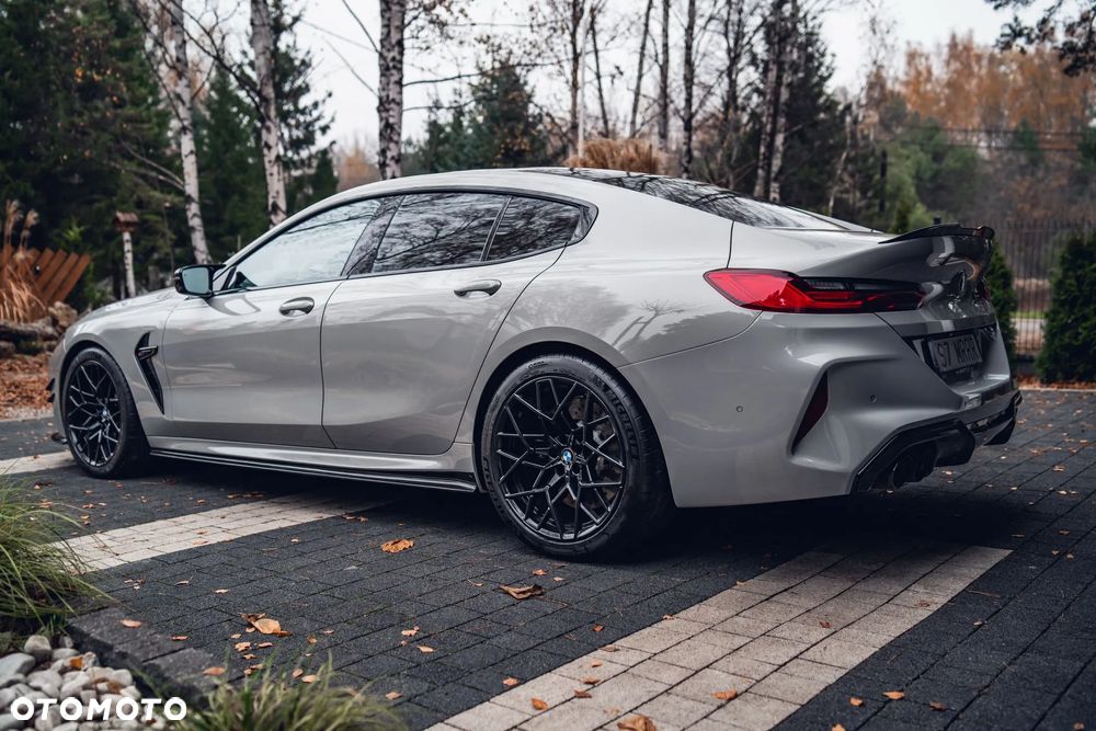 BMW M8 - 8