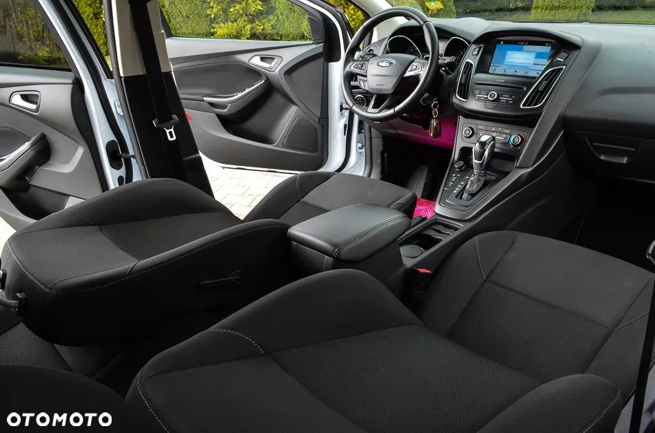 Ford Focus 1.0 EcoBoost Active X - 27