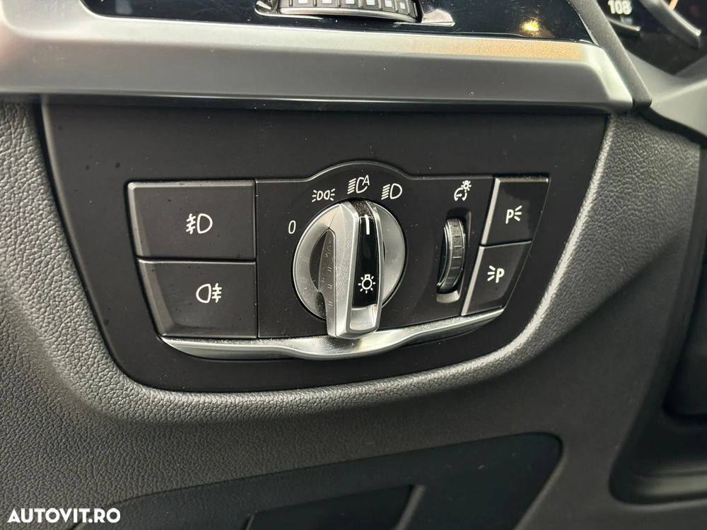BMW X3 xDrive20i AT xLine - 17