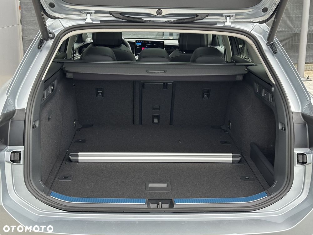 Volkswagen Passat Variant 1.5 TSI EVO Elegance DSG - 9