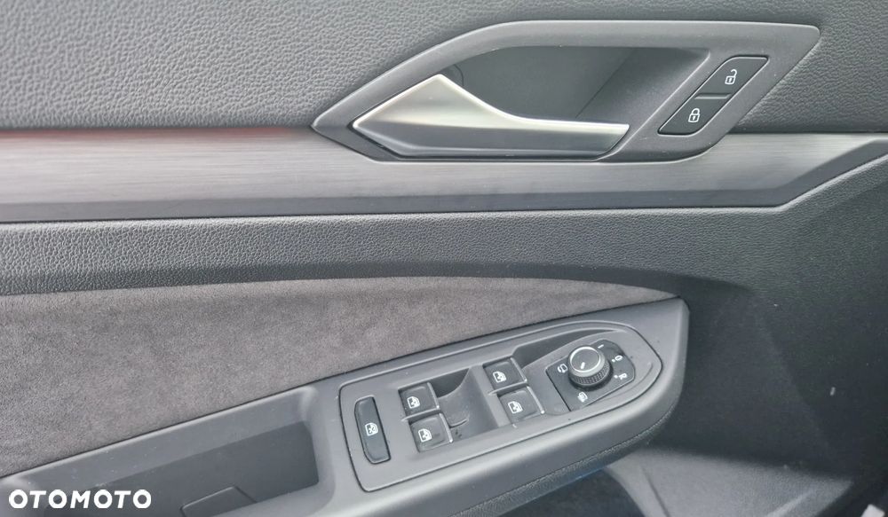 Volkswagen Golf - 25