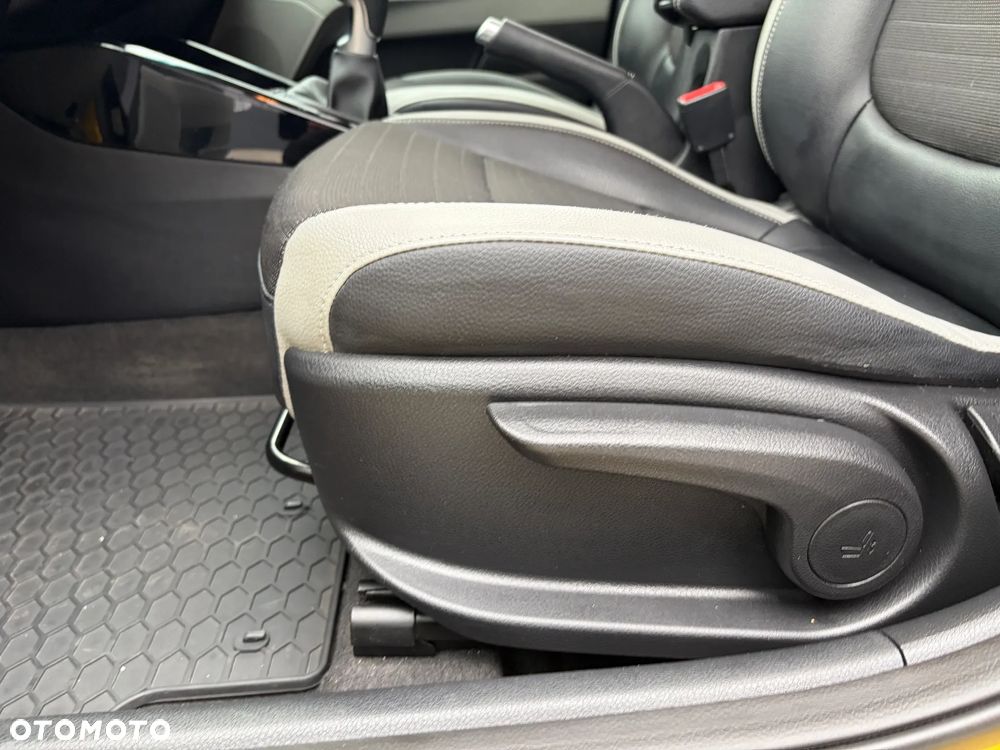 Kia Stonic 1.4 L - 10
