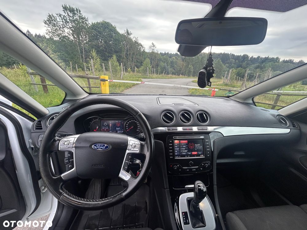 Ford S-Max - 11