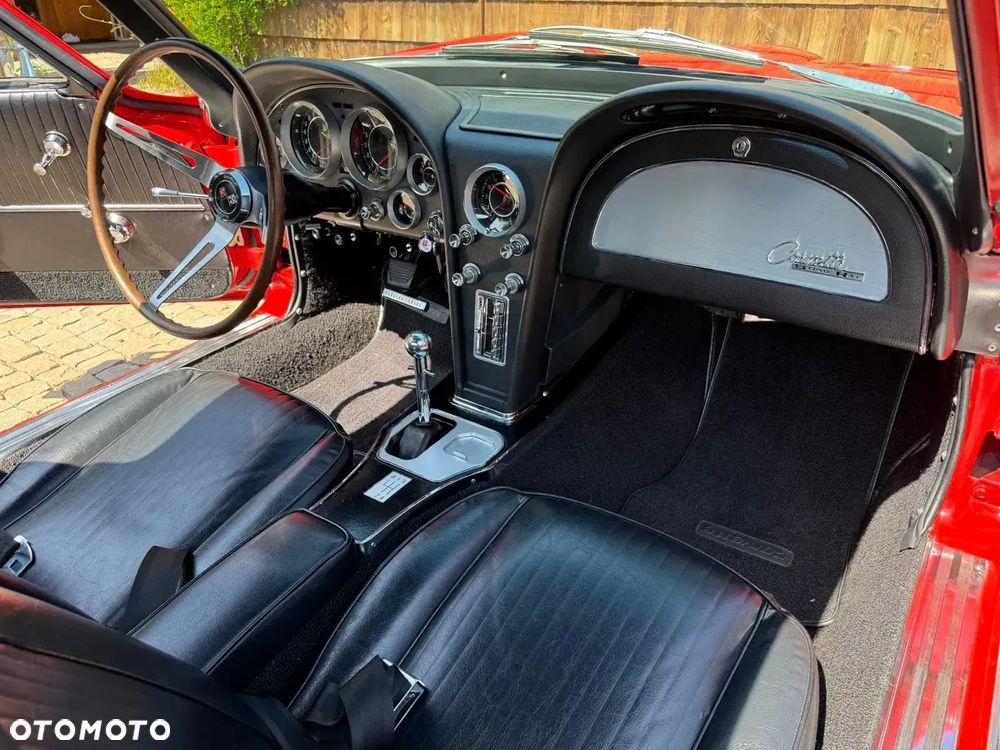 Chevrolet Corvette - 15