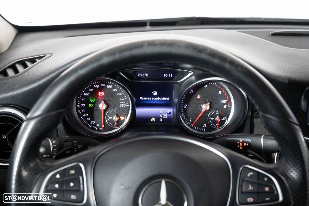 Mercedes-Benz CLA 200 d Shooting Brake Urban Aut. - 20